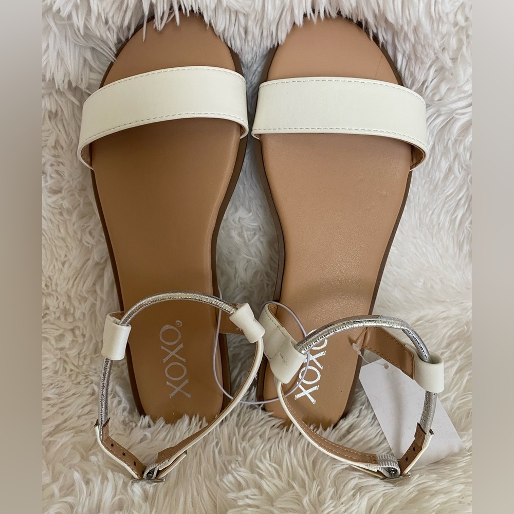 XOXO Women's White, Silver and Tan Sandals